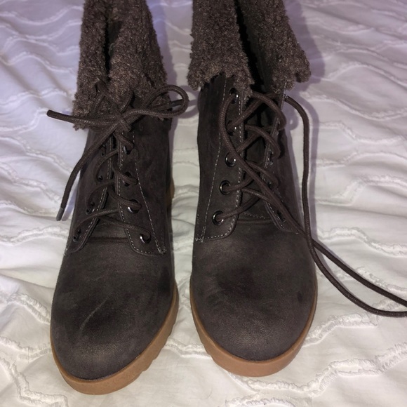 Brown wedged booties - Picture 3 of 4